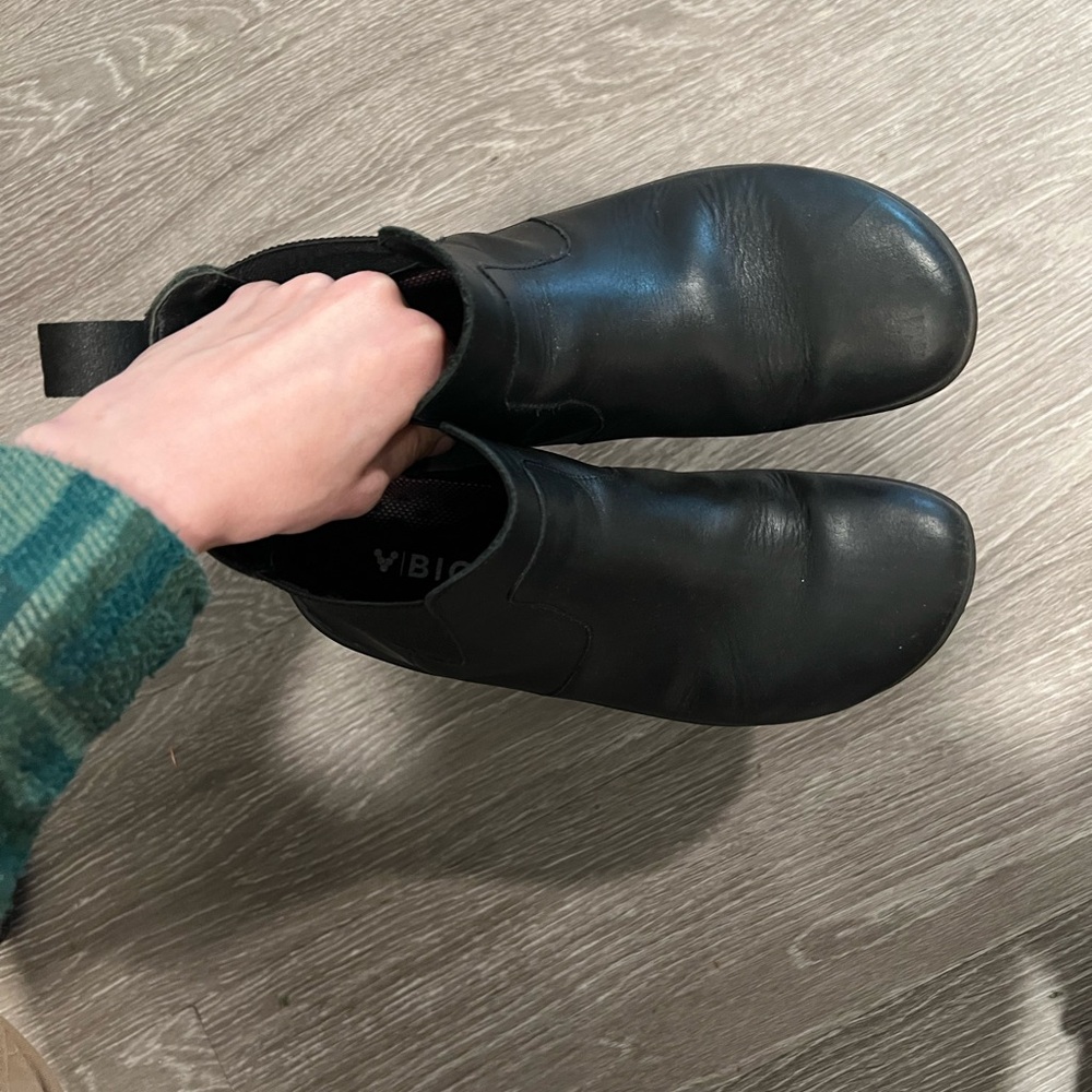 Vivobarefoot Leather Chelsea Boots